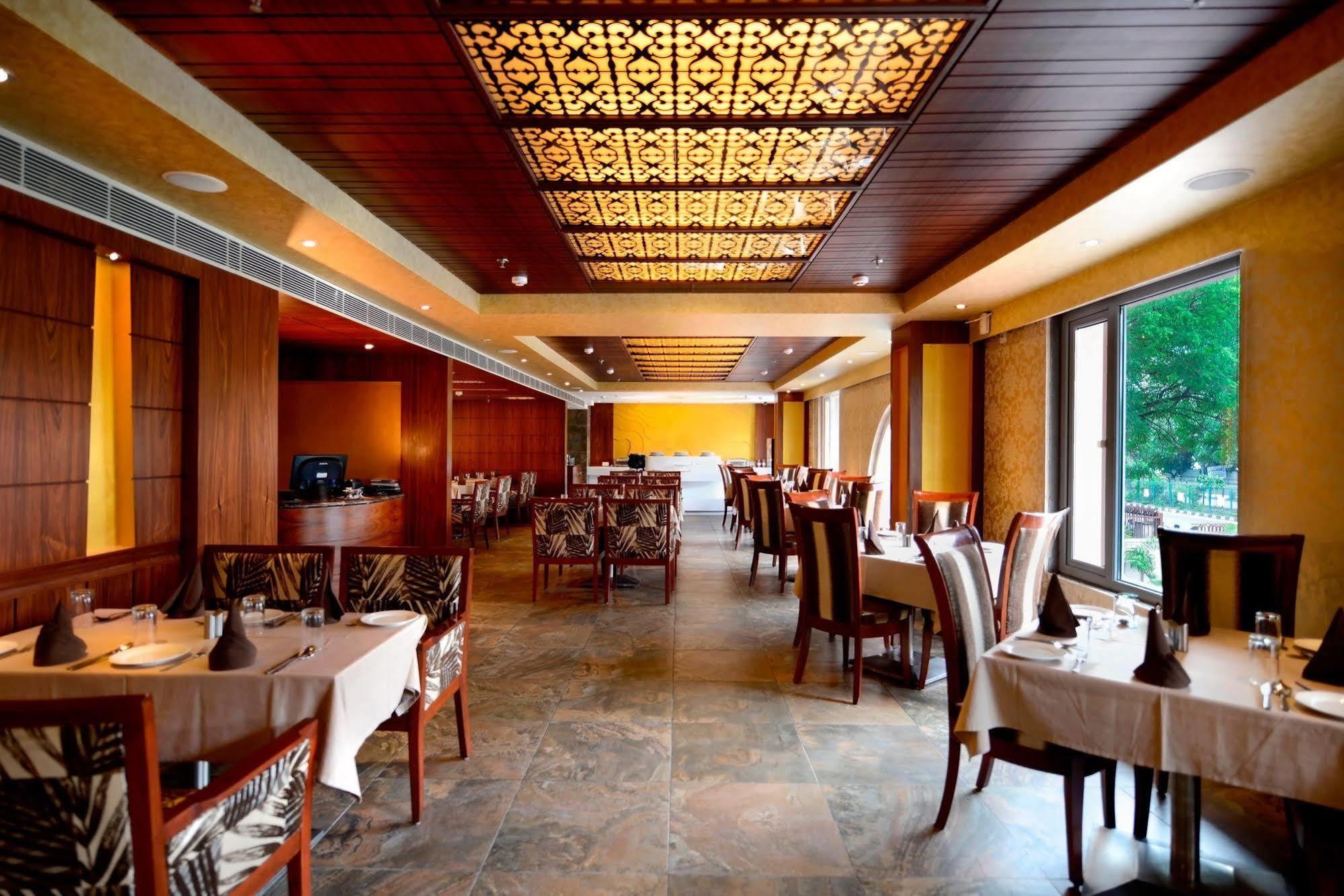 Hotel Regent Grand New Delhi Exteriör bild
